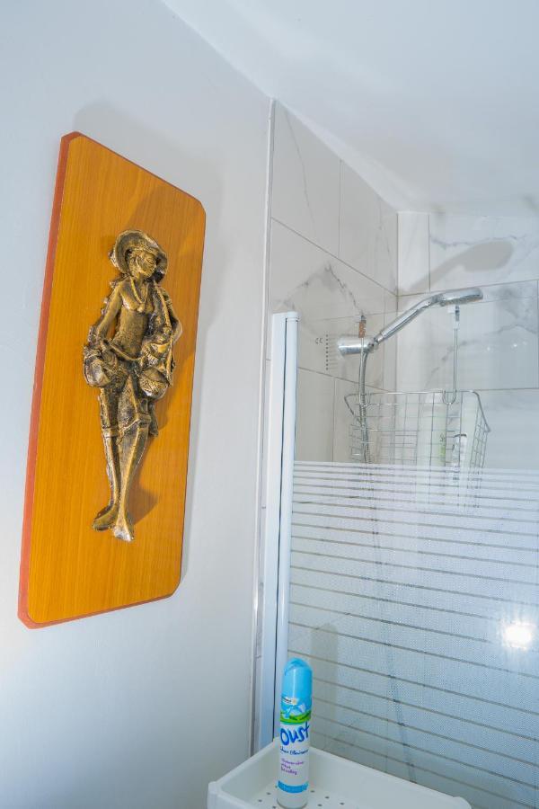 The Highfield Villa, 5 Bedrooms, Northampton Centre, Sleeps 10 Buitenkant foto