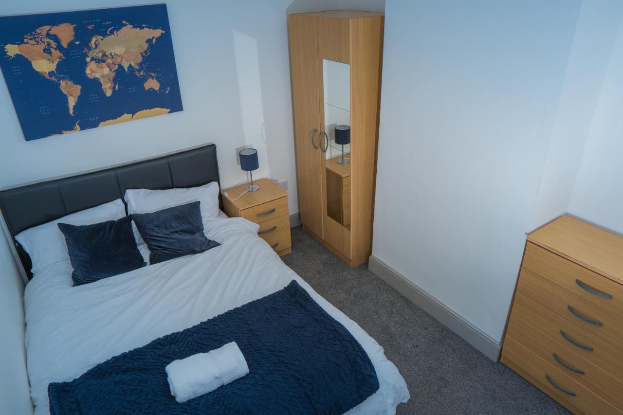 The Highfield Villa, 5 Bedrooms, Northampton Centre, Sleeps 10 Buitenkant foto