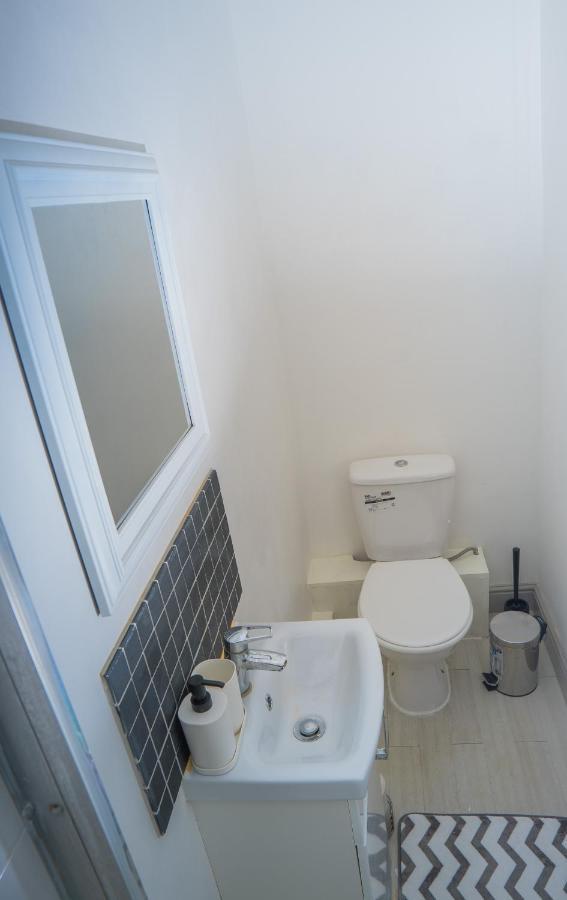 The Highfield Villa, 5 Bedrooms, Northampton Centre, Sleeps 10 Buitenkant foto